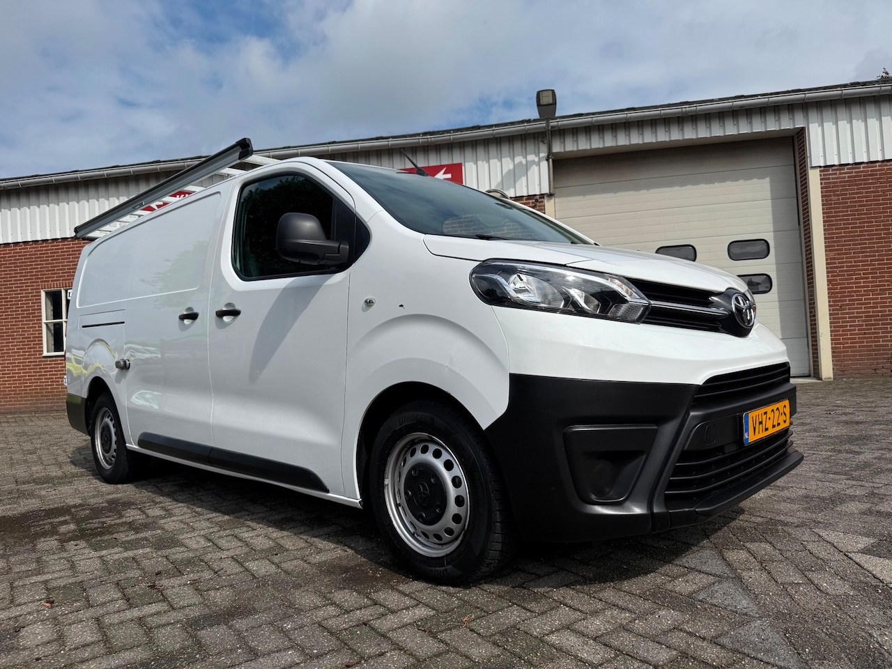 Toyota PROACE Long Worker - 2.0 D-4D Cool Comfort L3 euro 6 airco cruise - AutoWereld.nl