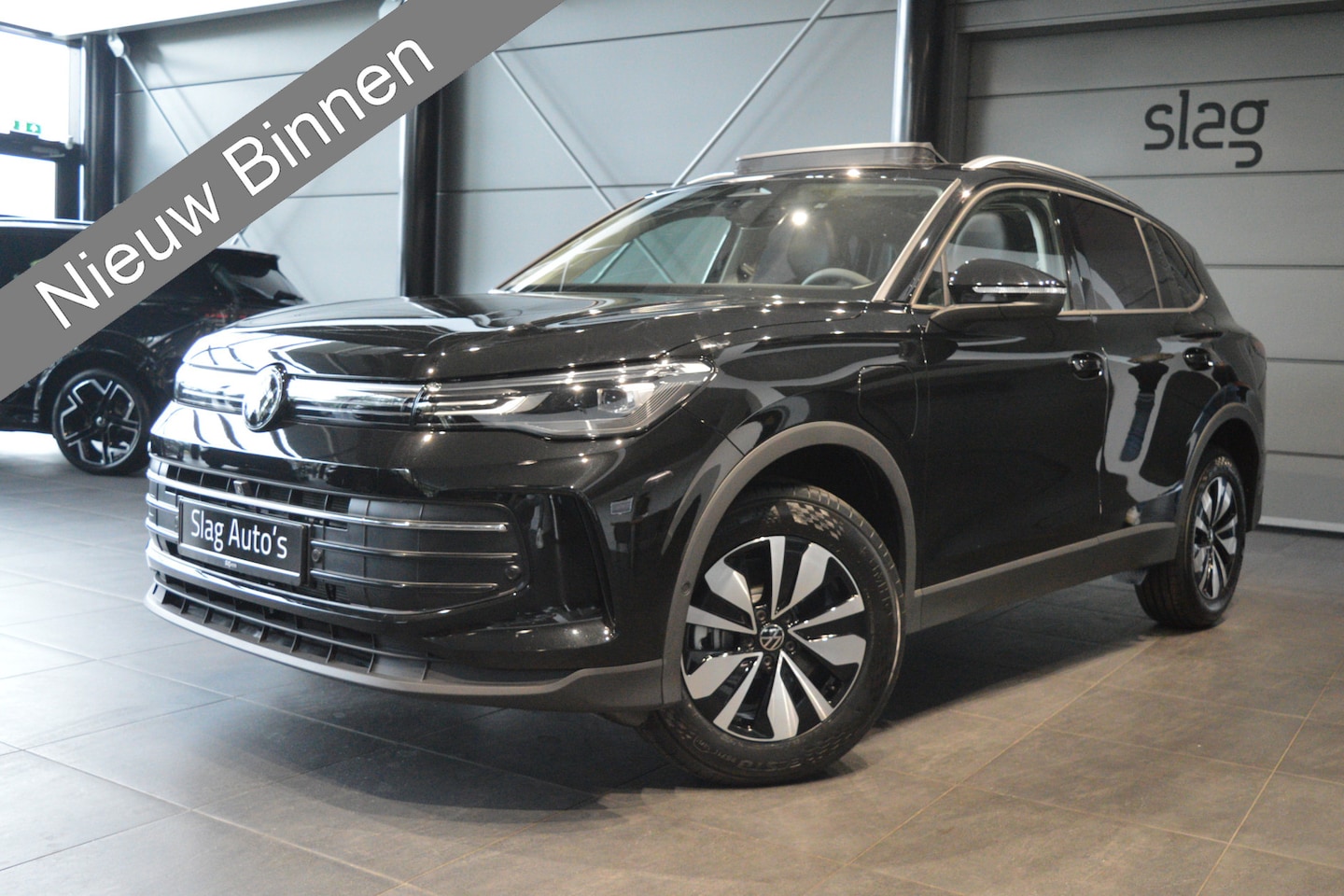 Volkswagen Tiguan - 1.5 eHybrid Life carplay cruise pano camera led 17 inch !! - AutoWereld.nl