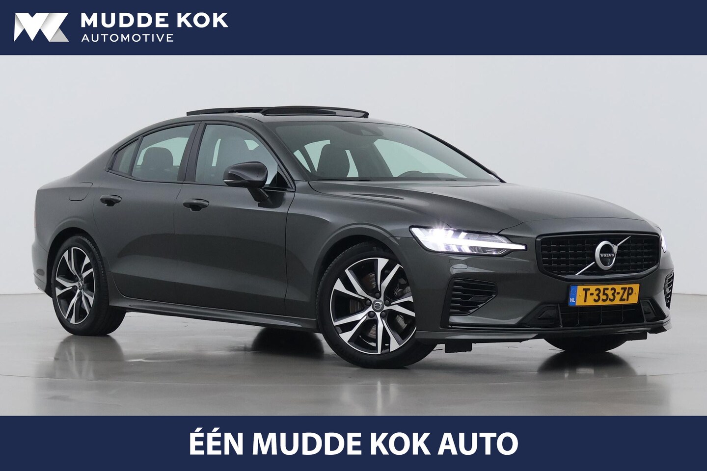Volvo S60 - T8 R-Design | Harman/Kardon | Panoramadak | Trekhaak | 360° Camera | Massage | Head-Up | A - AutoWereld.nl