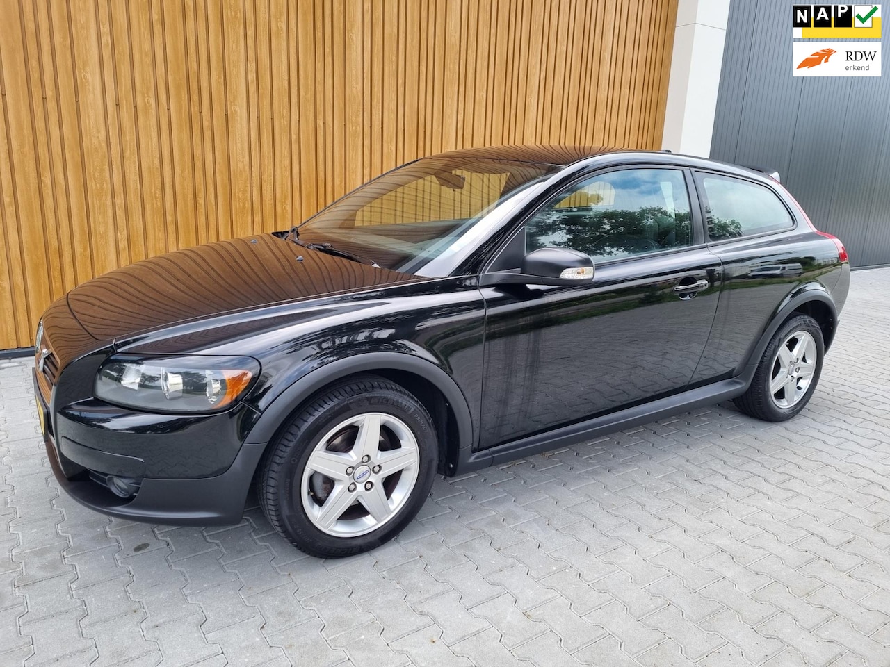 Volvo C30 - 2.0 BJ08 AIRCO LMV ELEKTR-RAMEN - AutoWereld.nl