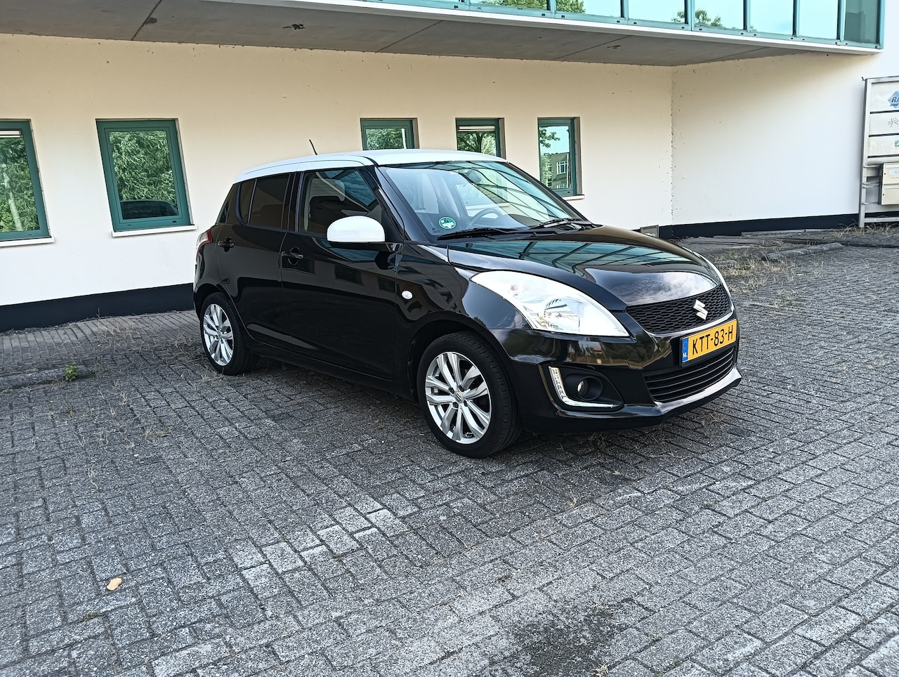 Suzuki Swift - 1.2 S-Edition EASSS Airco. Cruise control. Navigatie - AutoWereld.nl
