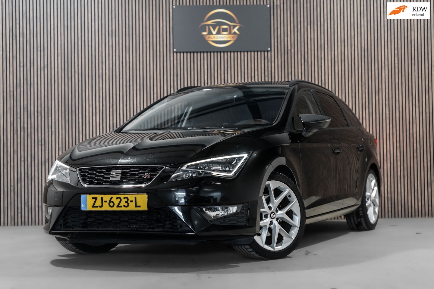 SEAT Leon ST - 1.4 EcoTSI FR Led Pano Navi PDC Stoelverwarming Leder - AutoWereld.nl