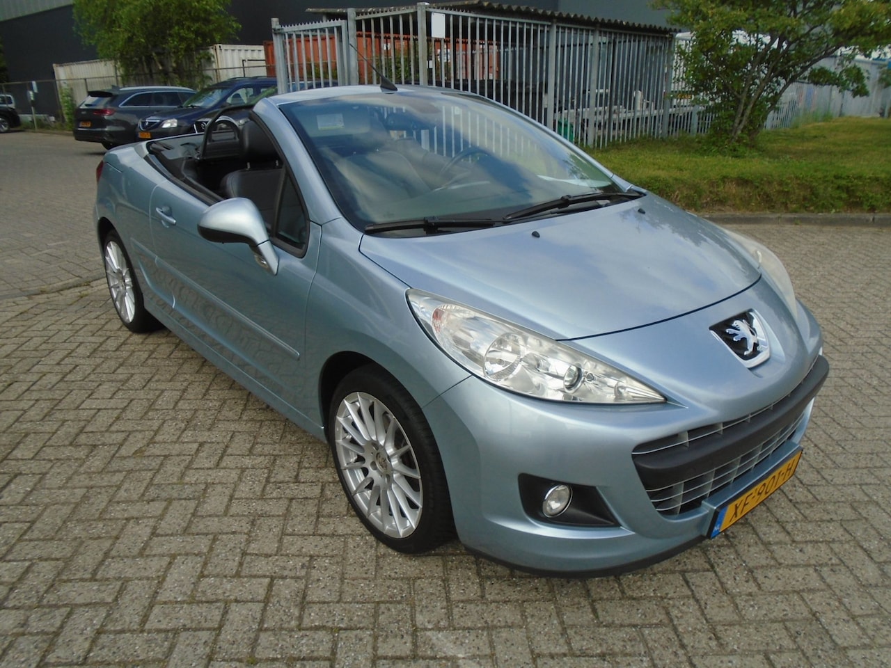 Peugeot 207 CC - 1.6 VTi Noir & Blanc Nieuwe Apk - AutoWereld.nl