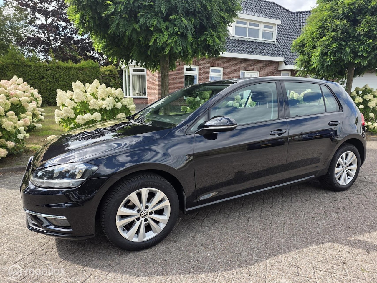 Volkswagen Golf - 1.0 TSI Comfortline/carplay/clima/navi - AutoWereld.nl