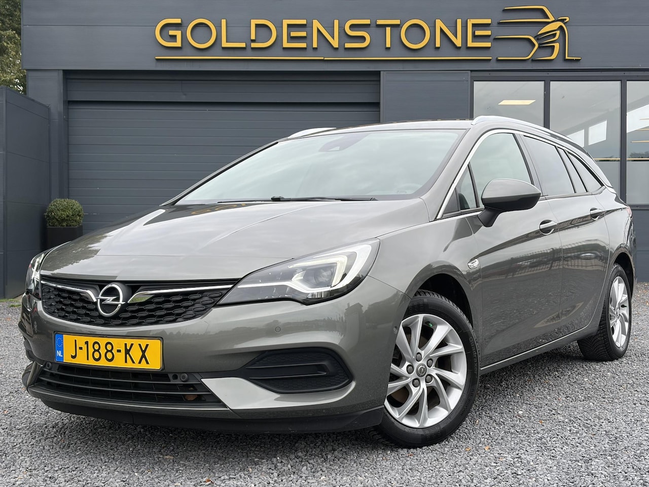 Opel Astra Sports Tourer - 1.2 Elegance ✓131pk✓2e Eigenaar✓Camera✓Carplay✓6 Bak✓Stoelverw✓Stuurverw✓Pdc V+A✓Recent be - AutoWereld.nl