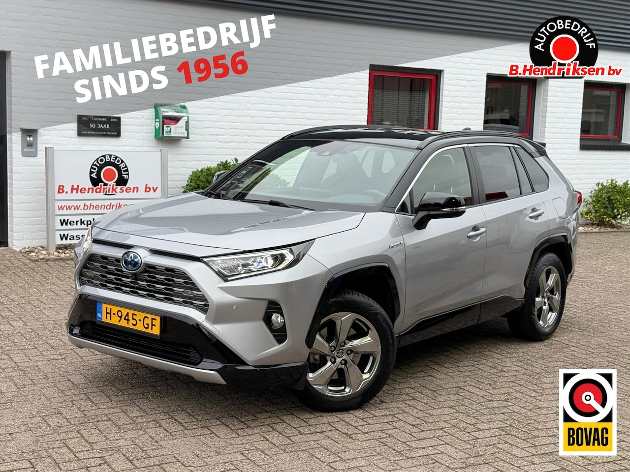 Toyota RAV4 - 2.5 Hybrid 218pk CVT Bi-Tone/ Alarm klasse 3/ Afneembare trekhaak/ All season banden/ Appl - AutoWereld.nl