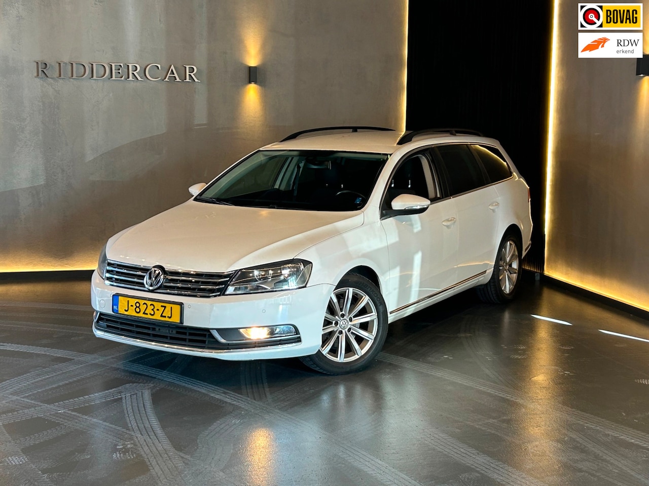 Volkswagen Passat Variant - 2.0 TDI Highline BlueMotion|AUTOMAAT|CRUISE|STOELVERW|APK01-2027 - AutoWereld.nl