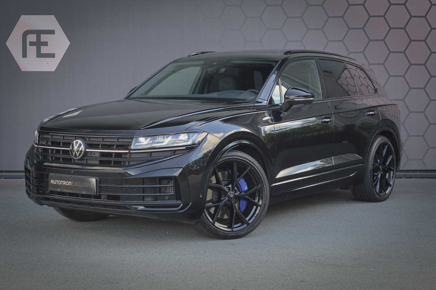 Volkswagen Touareg - 3.0 TSi eHybrid 4MOTION R Edition MASSAGE | STOELVERWARMING & VERKOELING | ADAPTIVE CRUISE - AutoWereld.nl