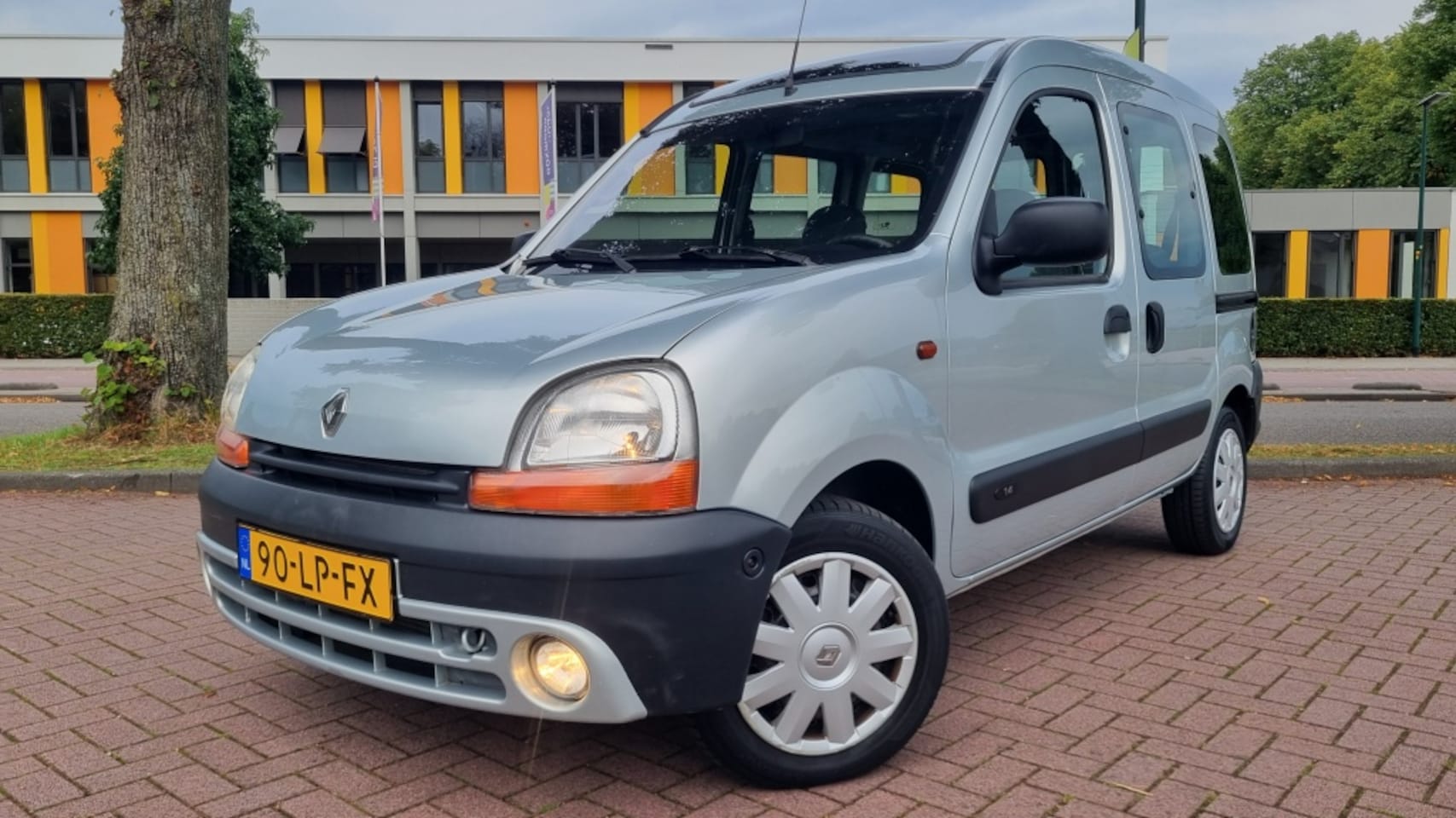 Renault Kangoo - 1.4 PRIV Automaat Rolstoelauto/ Lift Airco 122dkm - AutoWereld.nl