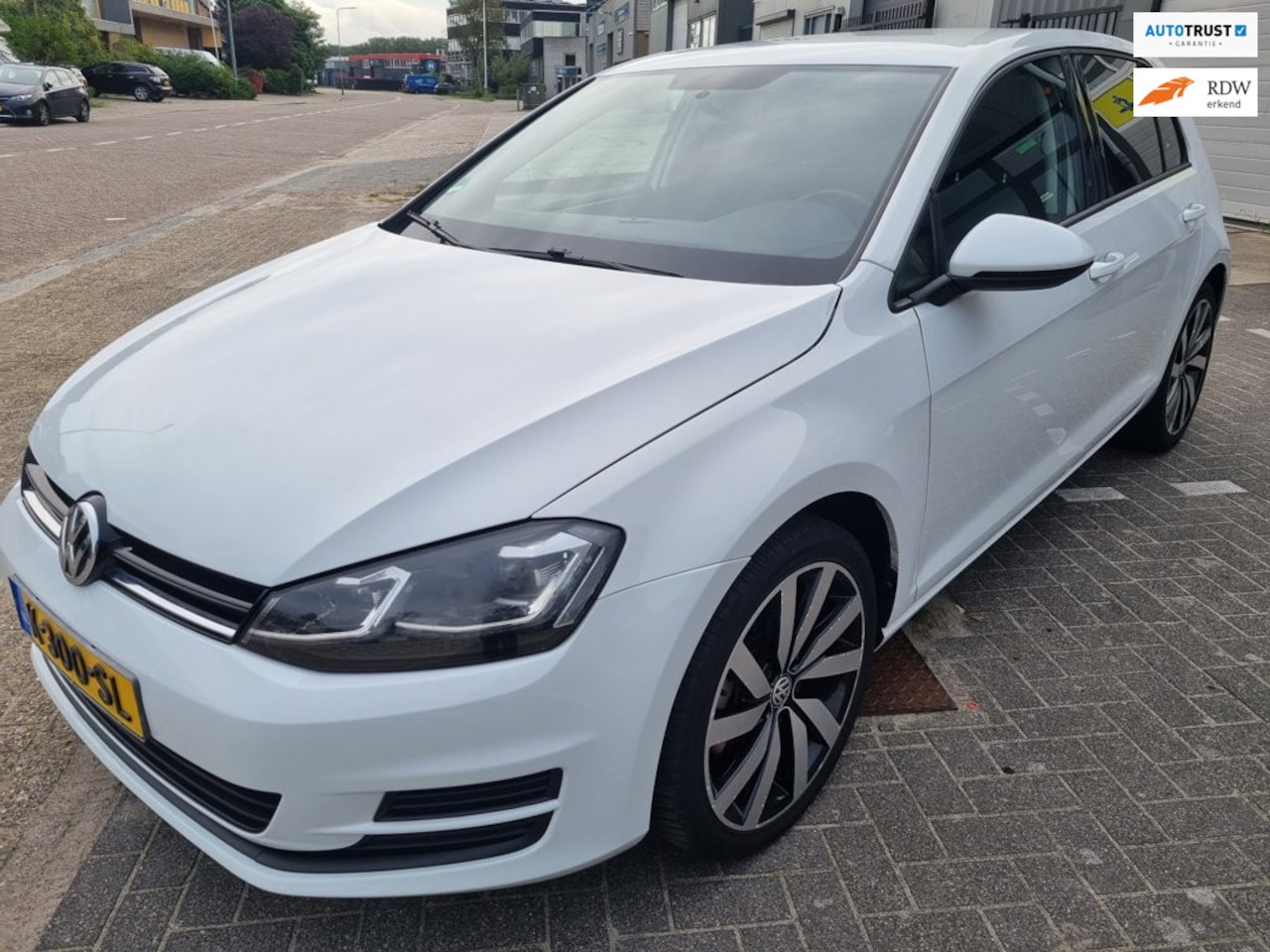 Volkswagen Golf - 1.2 TSI Easyline sportieve look - AutoWereld.nl