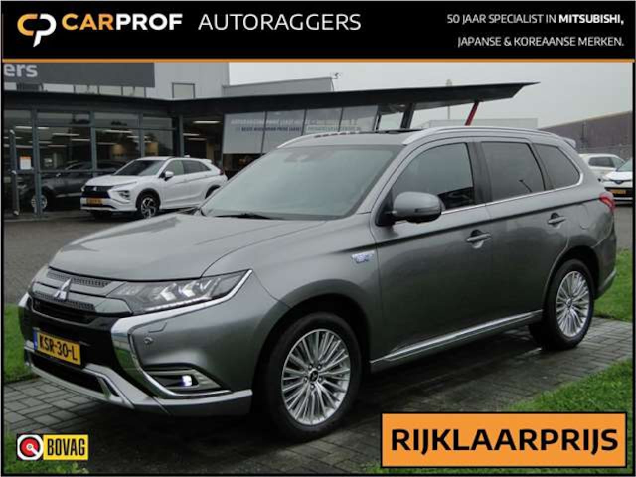 Mitsubishi Outlander - 2.4 Phev Instyle | Schuifdak | Navi | Leer | 2020 MY - AutoWereld.nl