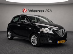 Lancia Y(psilon) - Ypsilon 1.2 Black & Red