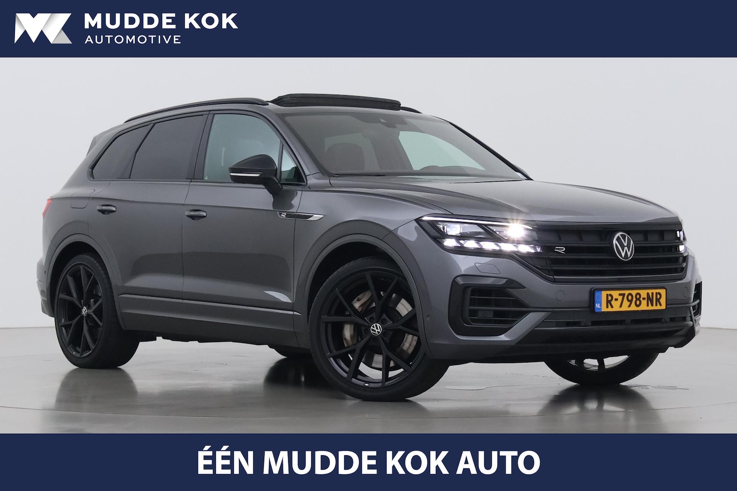 Volkswagen Touareg - 3.0 TSi eHybrid 4MOTION R | Luchtvering | Panoramadak | Dynaudio | 360° Camera | Head-Up | - AutoWereld.nl