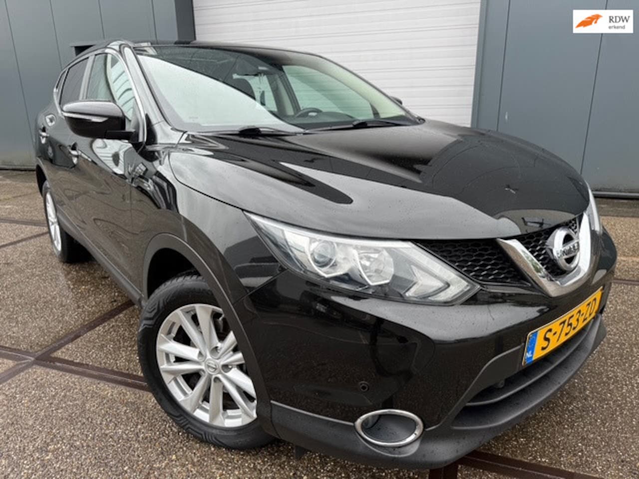 Nissan Qashqai - 1.2 Premier Edition |Glazen dak|Trekhaak|Camera| - AutoWereld.nl
