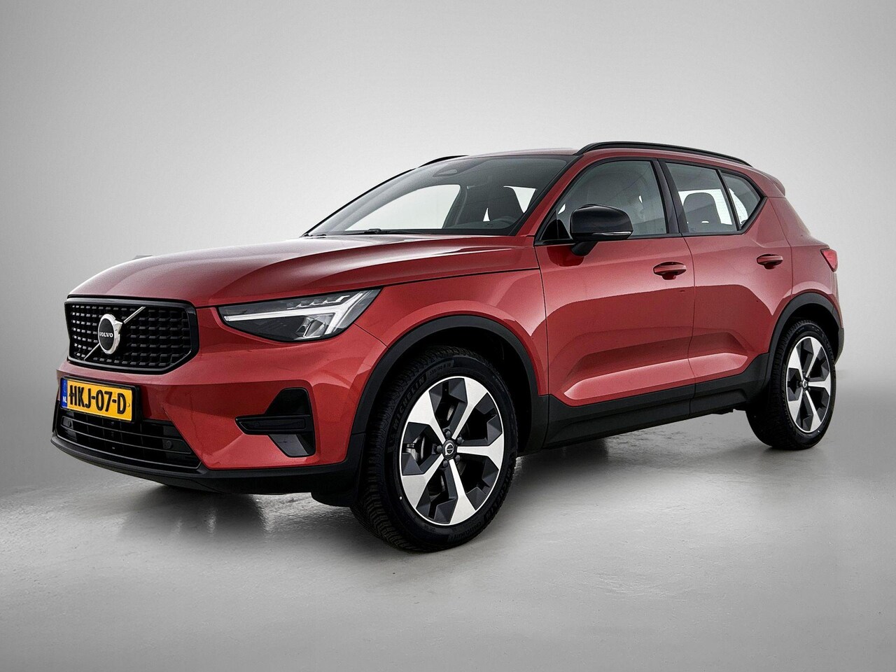 Volvo XC40 - 2.0 B4 Plus Dark 2.0 B4 Plus Dark - AutoWereld.nl