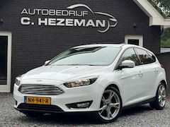 Ford Focus - 1.0 Titanium Panoramadak Navigatie Cruise Climate Control stoelverwarming