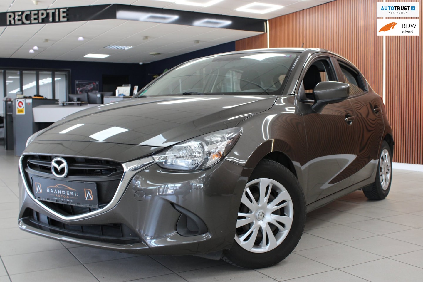 Mazda 2 - 1.5 Skyactiv-G S | Airco | Cruise control | Parkeer sensor achter | Stoel verwarming - AutoWereld.nl