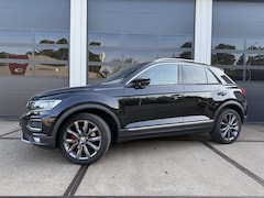 Volkswagen T-Roc - 1.5 TSI Sport | Panoramadak | Navigatie | Camera | Adaptive Cruise control |