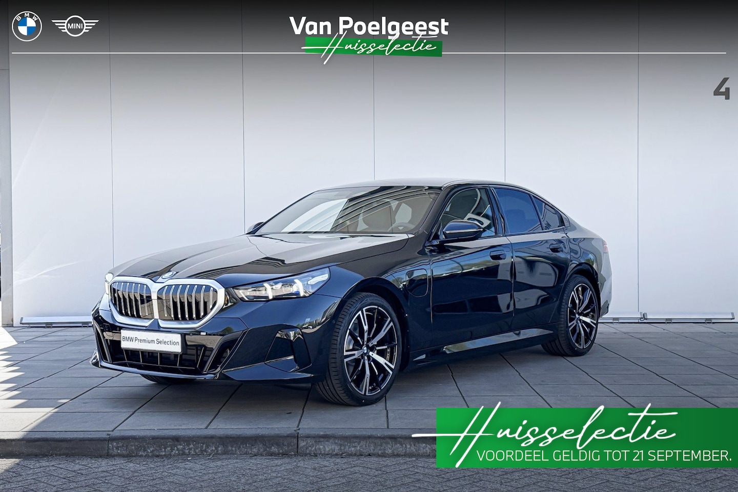 BMW 5-serie - Sedan 530e M-Sport | Trekhaak | Glazendak | 20 inch | Driving Assistant Plus | Huisselecti - AutoWereld.nl