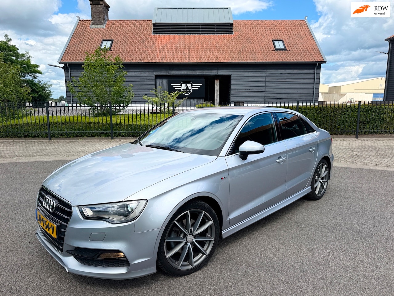 Audi A3 Limousine - 1.6 TDI 2X S-LINE AIRCO/ECC NAVI LED-XENON - AutoWereld.nl
