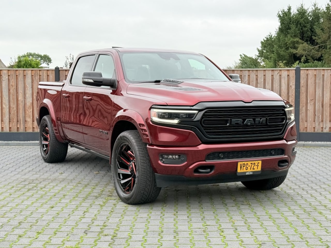 Dodge Ram 1500 - 5.7 V8 4x4 HEMI LIMITED HARMAN/KARDON LPG 300L - AutoWereld.nl