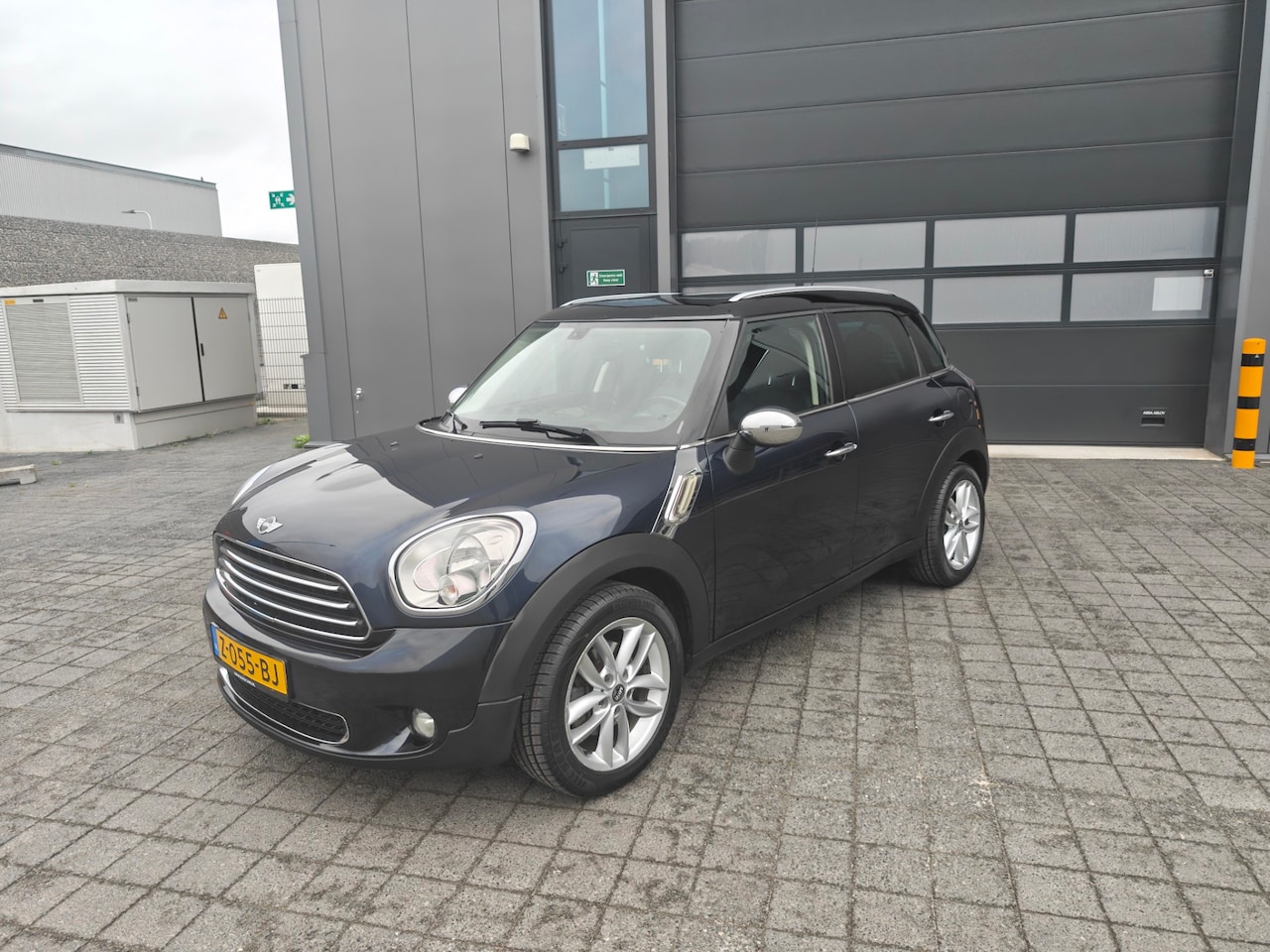MINI Countryman - 1.6 Cooper Salt,Automaat,Navi,Parkeer sensoren,Panoramadak,Cruise control,Afneembare trekh - AutoWereld.nl
