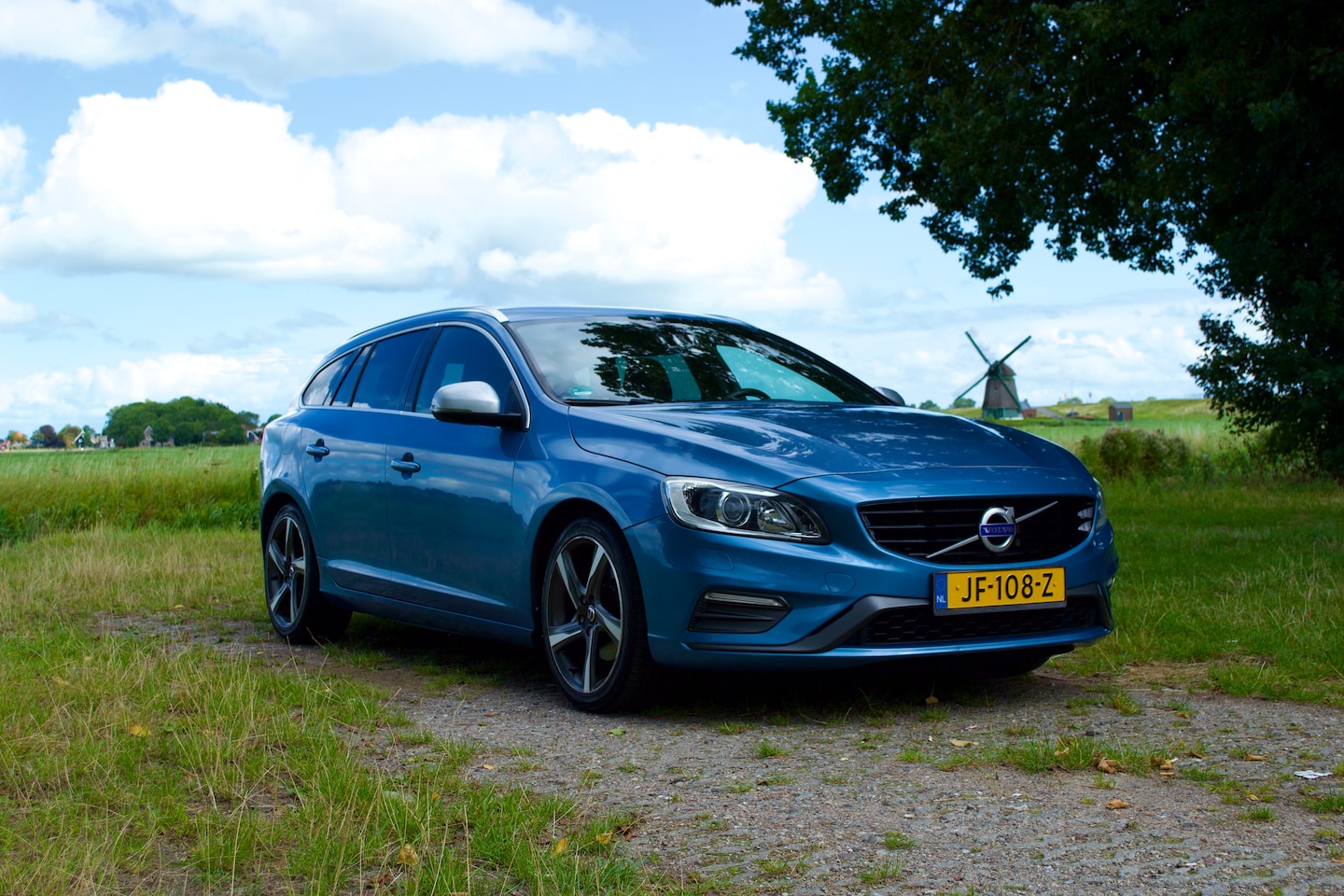 Volvo V60 - 1.5 T3 R-Design - AutoWereld.nl