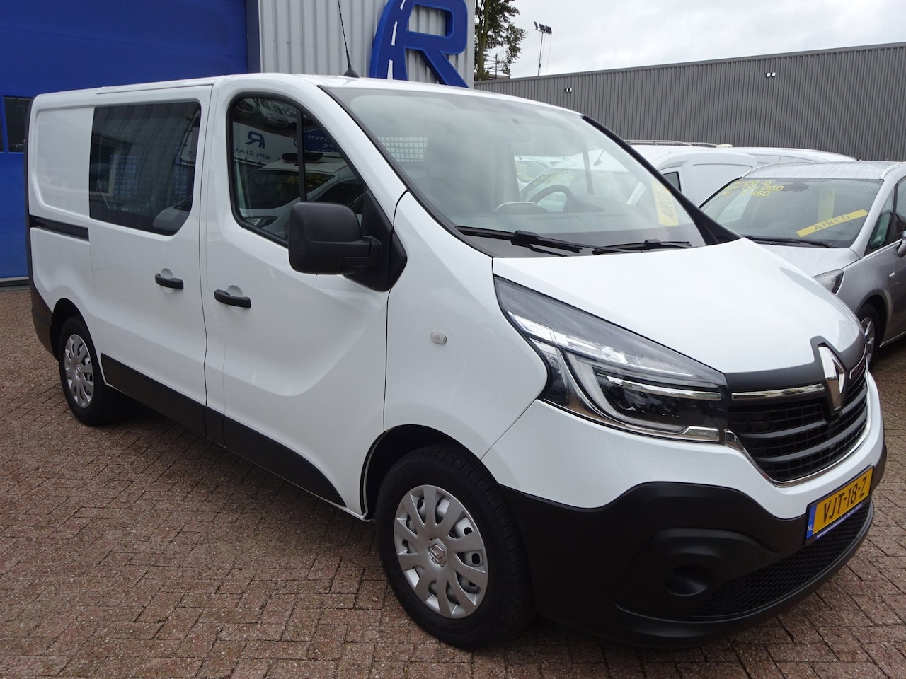 Renault Trafic - 2.0 dCi 120 T29 L1H1 2 x SCHUIFDEUR AIRCO NAVIGATIE CRUISE CONTROL - AutoWereld.nl