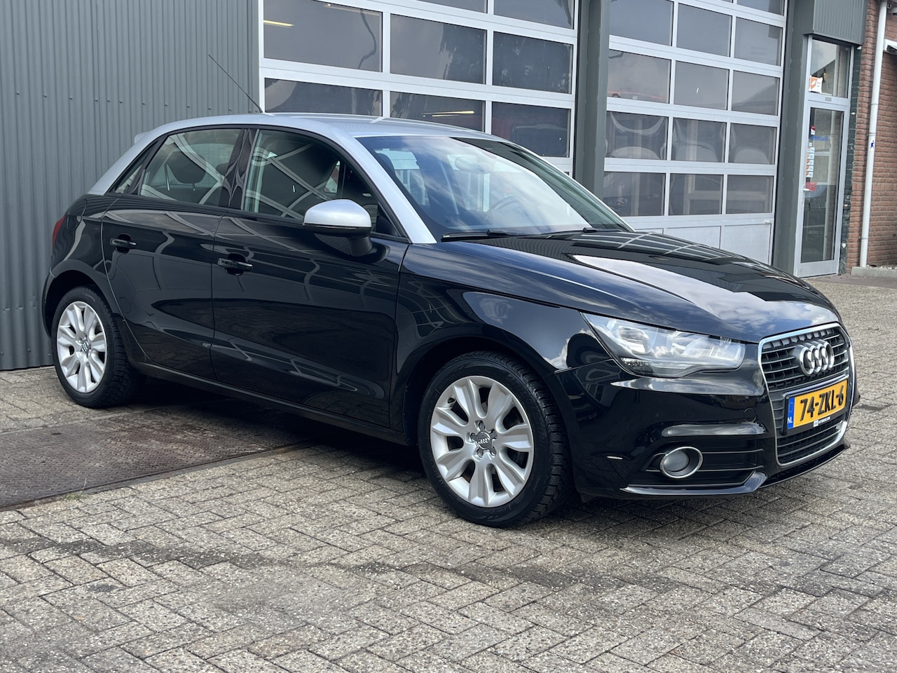 Audi A1 Sportback - 1.2 TFSI Attraction Pro Line Zilver edition Airco 5-Deurs Telefoonverbinding  All season b - AutoWereld.nl