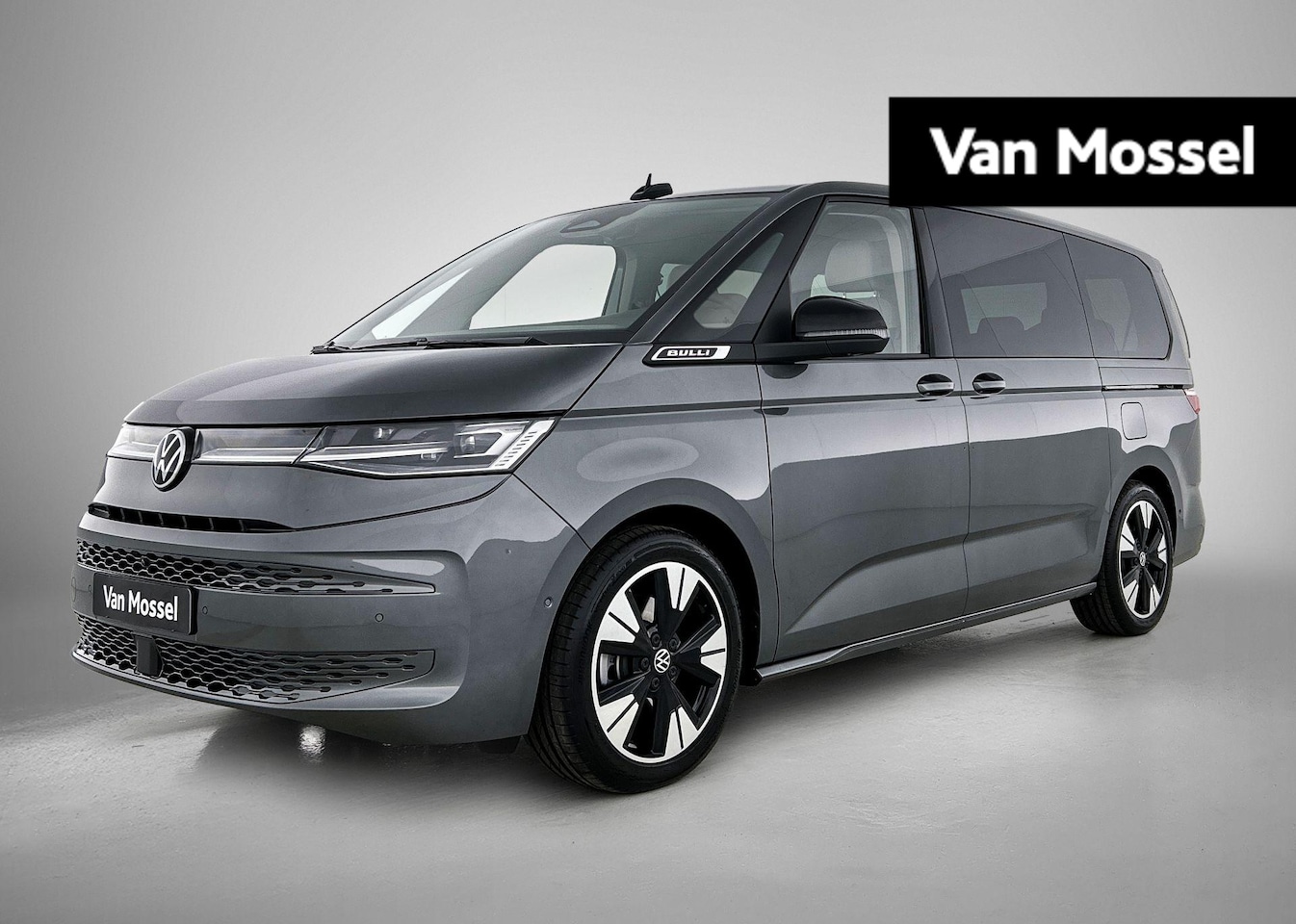 Volkswagen Multivan - 1.5 eHybrid L2 Bulli Edition 4Motion 245PK | Trekhaak | Airco | Navigatie met Apple Carpla - AutoWereld.nl