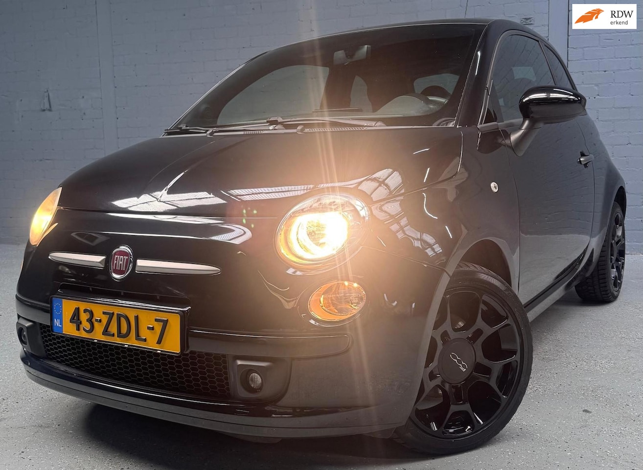 Fiat 500 - 0.9 TwinAir Lounge | Glasdak | Apple carplay | Leder | Airco - AutoWereld.nl