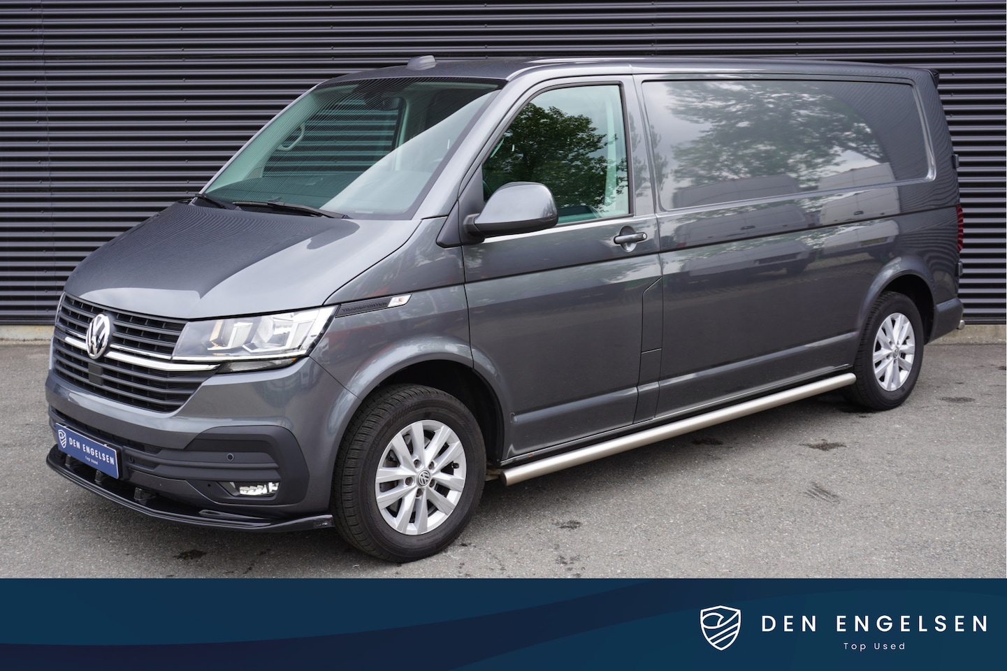 Volkswagen Transporter - L2H1 150pk Trekhaak Apple Carplay Camera Parkeersensoren Cruise control 3-Zits Sidebars Ve - AutoWereld.nl