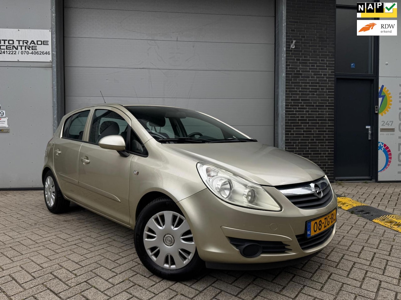 Opel Corsa - 1.2-16V Enjoy [ Airco | Cruise | Trekhaak | 2e eigenaar] - AutoWereld.nl