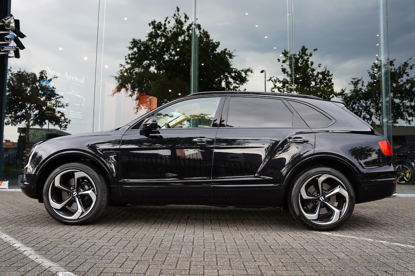 Bentley Bentayga - 4.0 V8 GERESERVEERD - AutoWereld.nl