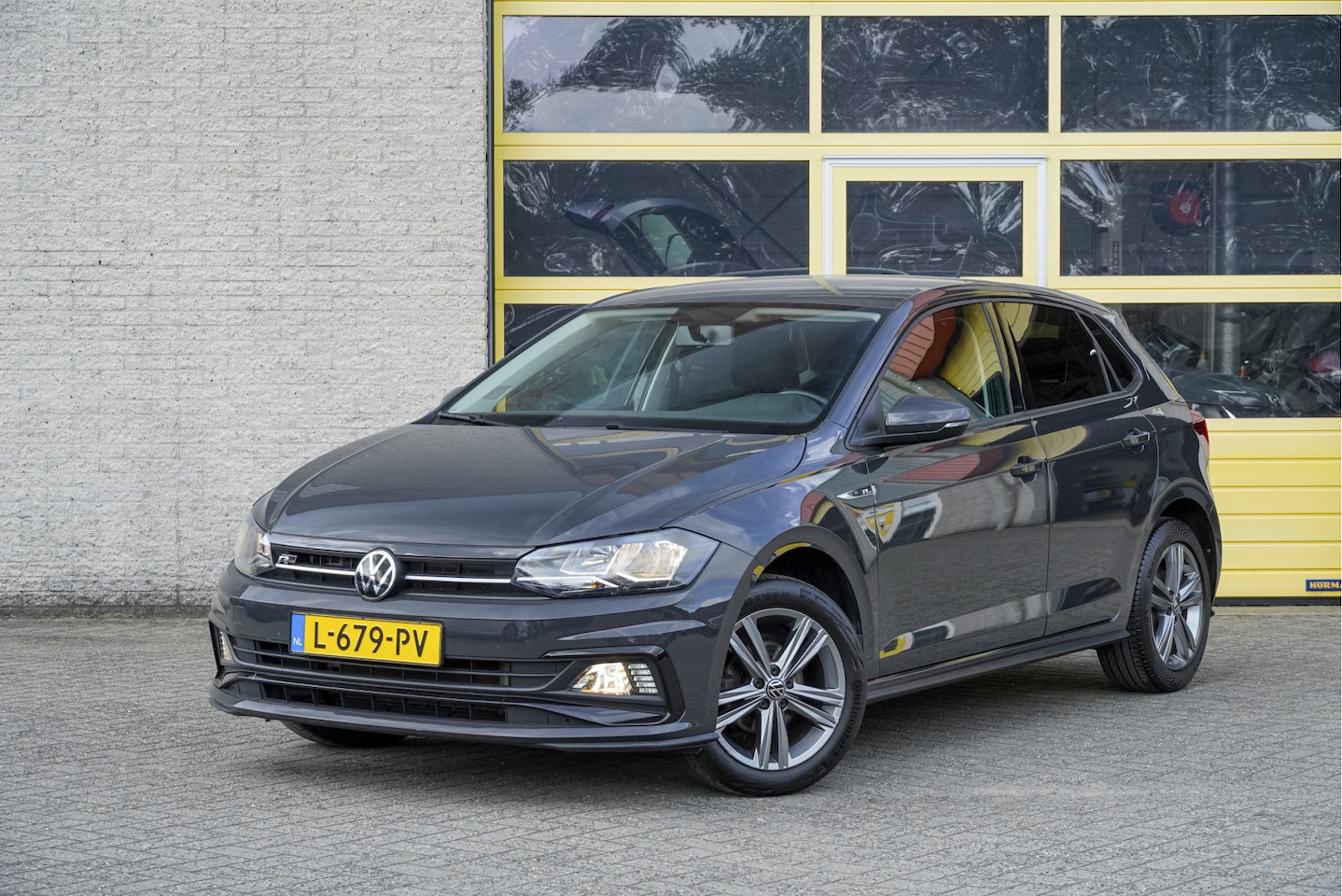 Volkswagen Polo - 1.0 TSI 5drs R-Line Edition BJ2021 Lmv 16" | Led | Side-skirts | App-Connect | Airco | Cru - AutoWereld.nl