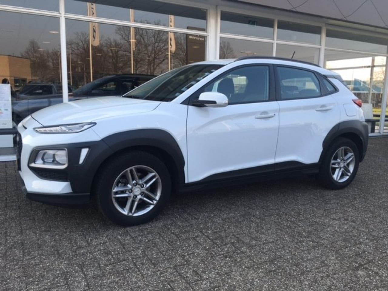 Hyundai Kona - 1.0T COMFORT + PACK, TREKHAAK, CRUISE, CLIMATE - AutoWereld.nl