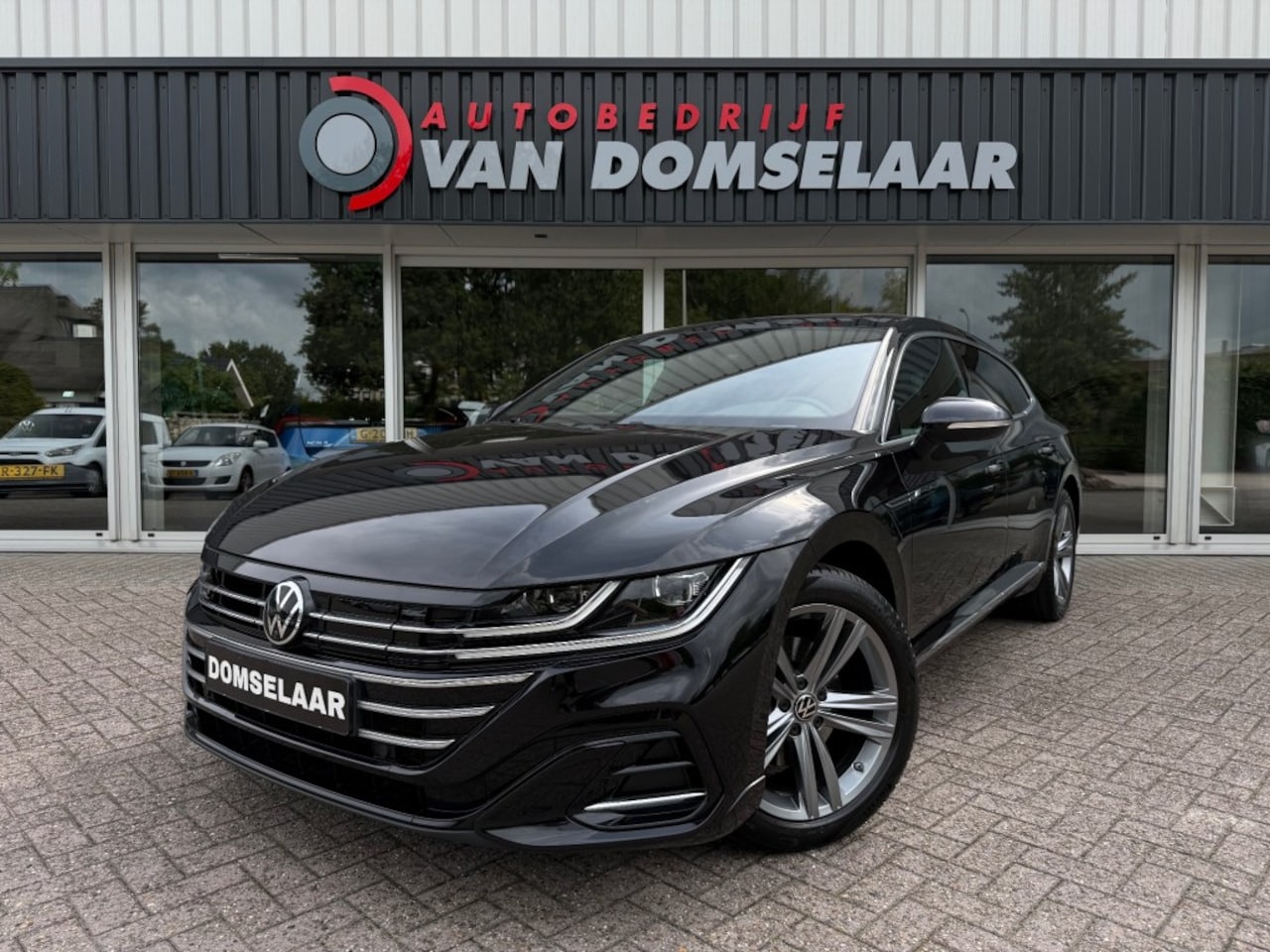 Volkswagen Arteon Shooting Brake - 1.4 TSI EHybrid R-Line Business - Pano 360 Camera Leder Elek. Trekhaak - AutoWereld.nl