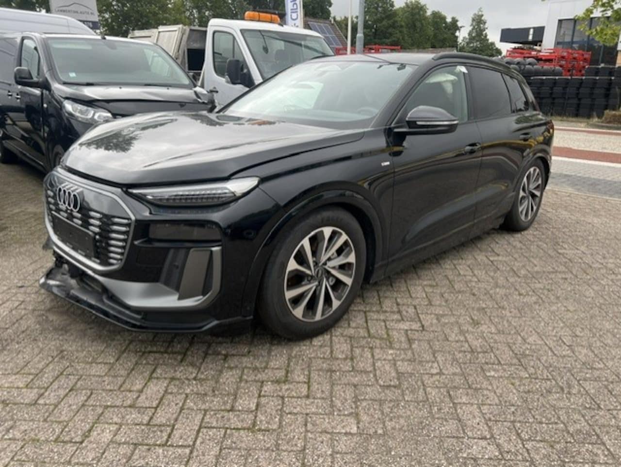 Audi Q6 e-tron - edition performance 100 kWh S-LINE € 27500,- NETTO - AutoWereld.nl
