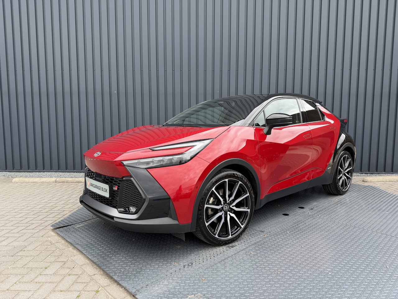 Toyota C-HR - 2.0 Hybrid 200 AWD GR SPORT Première Edition(geen plug-in) | Alle opties | 10 jr GARANTIE - AutoWereld.nl