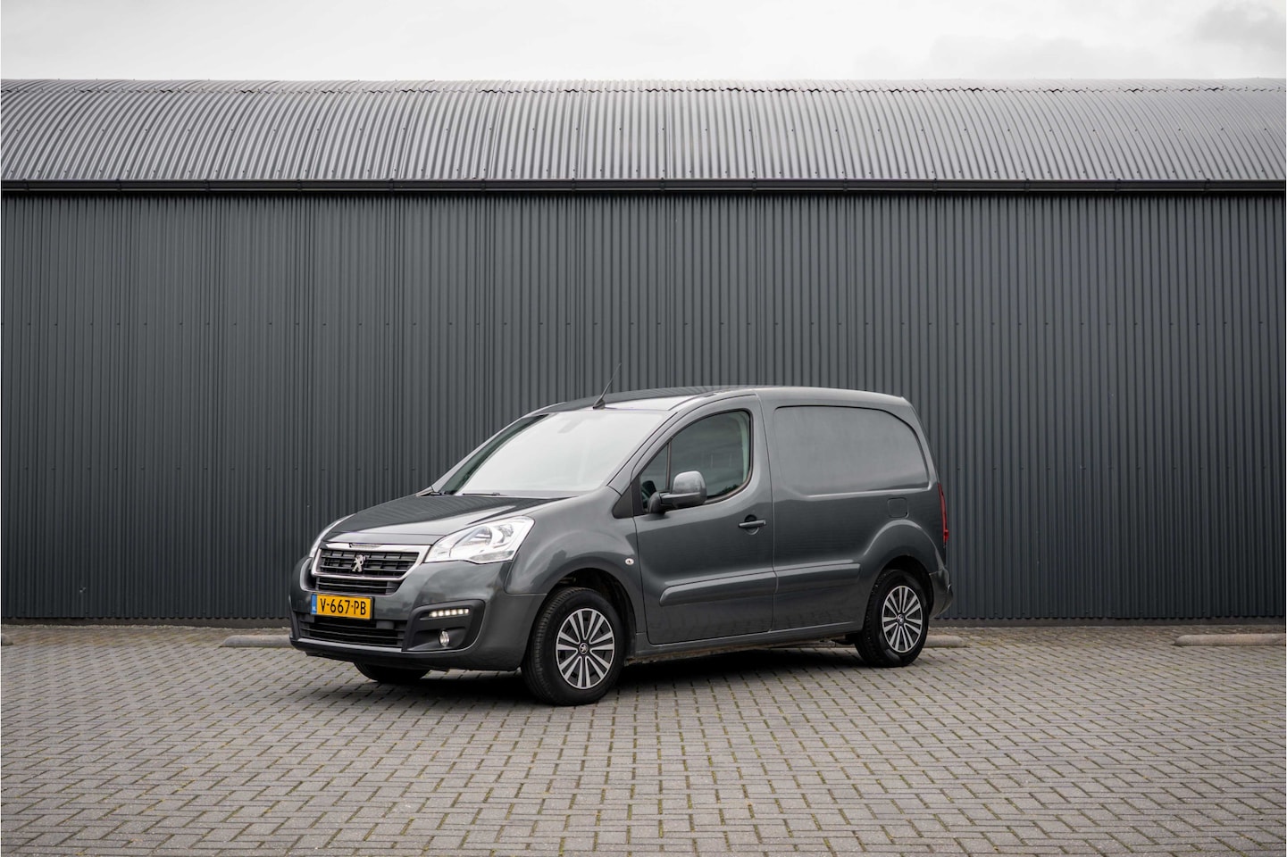 Peugeot Partner - | 3-Zits | Cruise | Navi | Airco - AutoWereld.nl