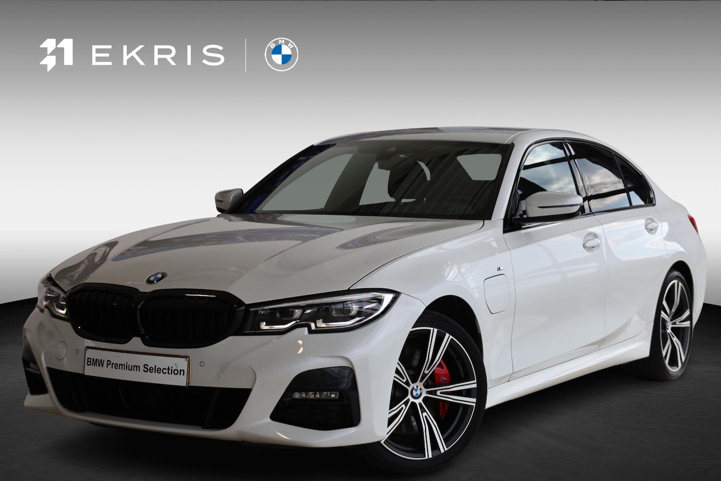 BMW 3-serie - Sedan 330e | M Sportpakket | Adaptieve Cruise Control | Head-Up | Comfort Access - AutoWereld.nl