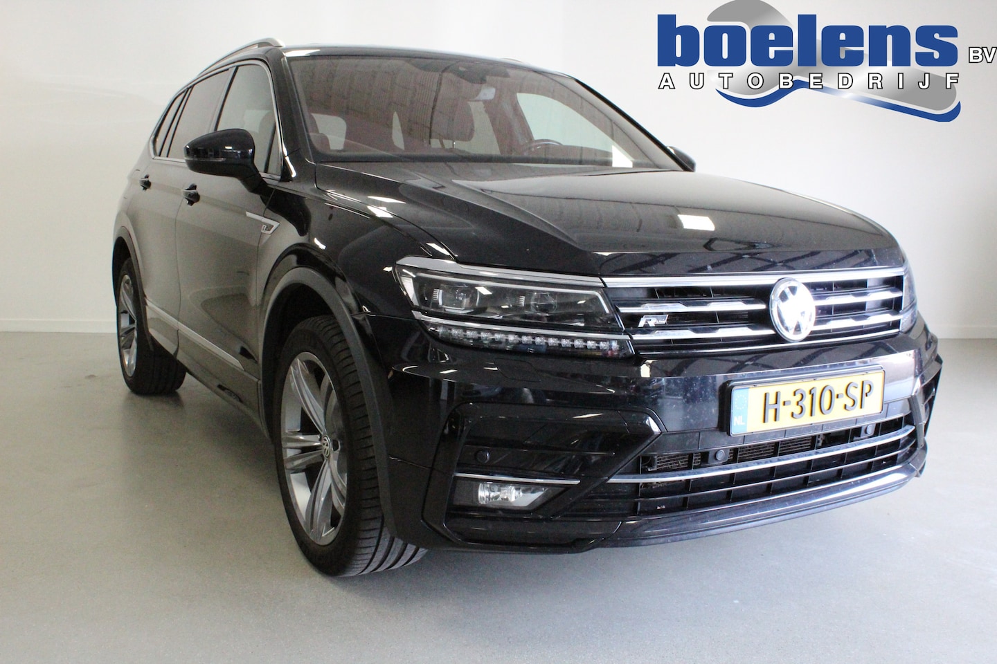Volkswagen Tiguan Allspace - 1.5 TSI Highline Business R 7p. TREKHAAK | ACC | CLIMA | 7P. | DIGI-DASH | NAVI | CARPLAY - AutoWereld.nl