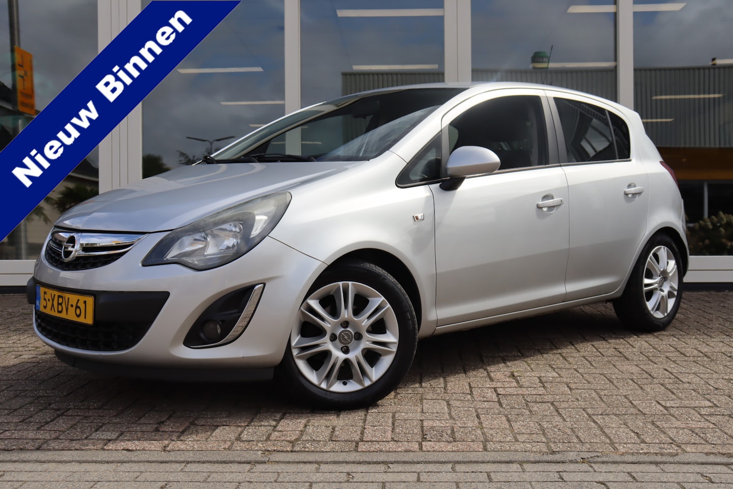 Opel Corsa - 1.2-16V Design Edition Automaat, Airco, Cruise, PDC A, Trekhaak, Stuur- & Stoelverwarming, - AutoWereld.nl