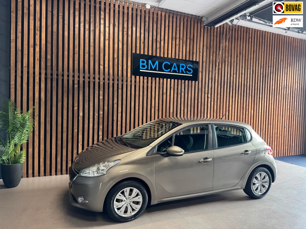 Peugeot 208 - 1.2 VTi Allure Airco,Led,2e Eigenaar - AutoWereld.nl
