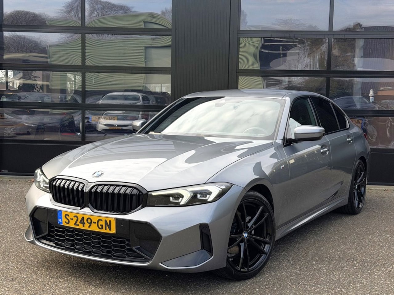 BMW 3-serie - 320 i 320i - AutoWereld.nl