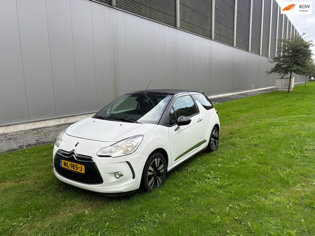 Citroën DS3 Cabrio - 1.2 VTi So Chic 1.2 VTi So Chic - AutoWereld.nl