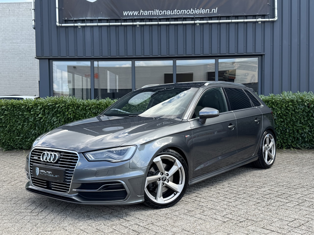 Audi A3 Sportback - 1.4 e-tron PHEV S-Tronic S-line Ambition Pro Line plus Led Panoramadfak 18 Inch RS3 !!! - AutoWereld.nl