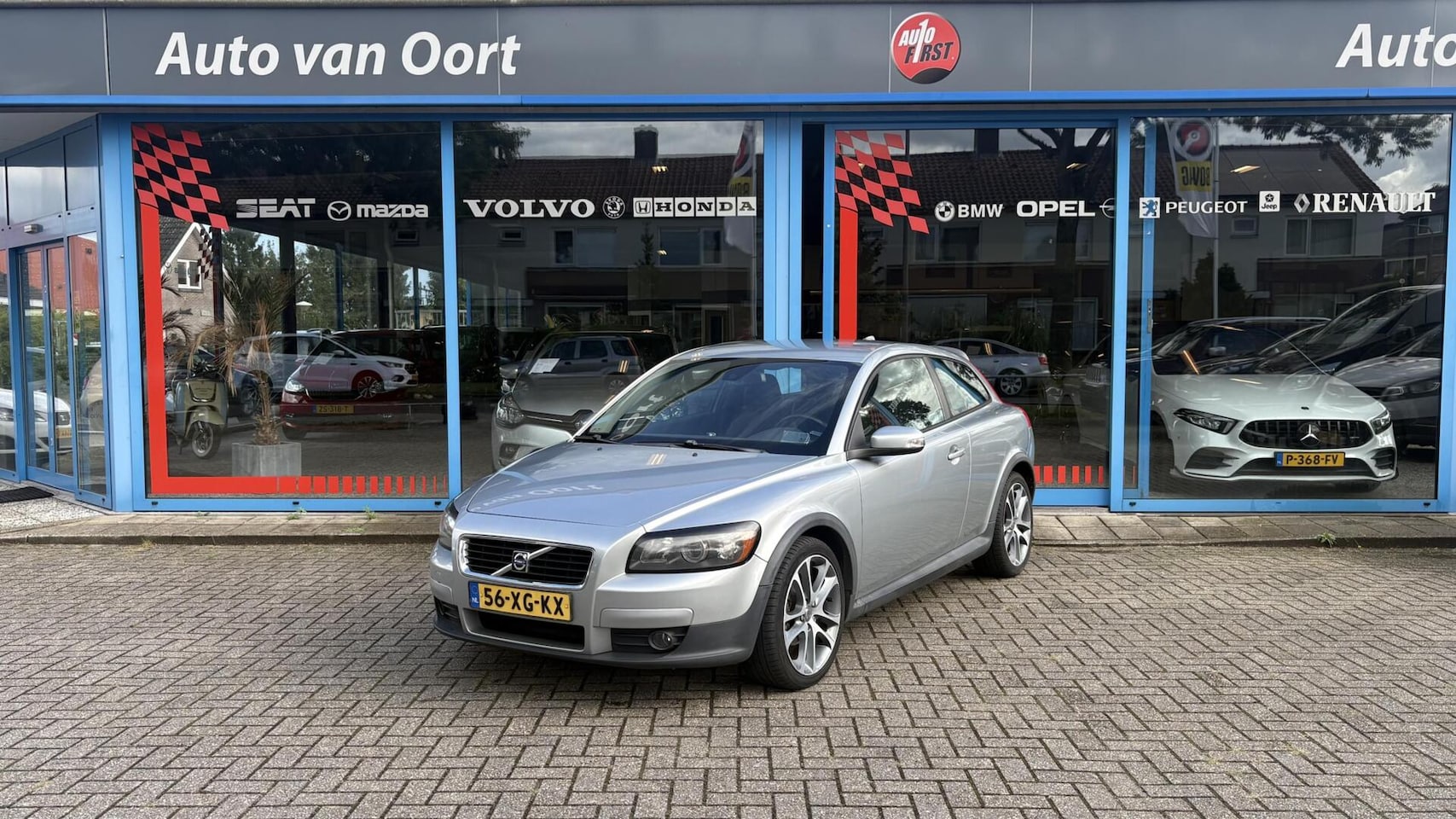 Volvo C30 - 1.8 !! Airco !! Trekhaak , Sportvelgen,,,, Cruise Controle - AutoWereld.nl