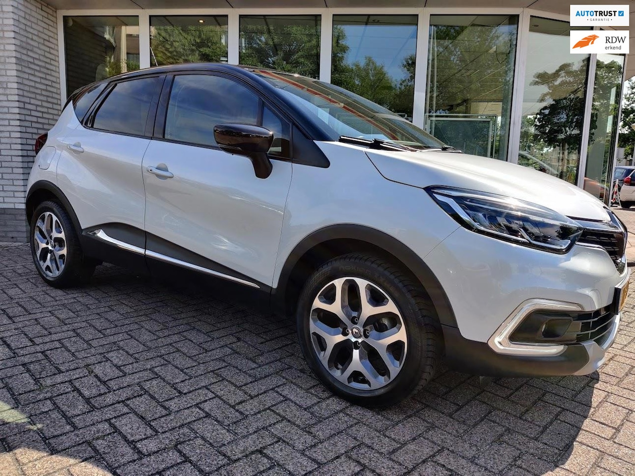 Renault Captur - 0.9 TCe Intens / Lm Velgen / Navigatie / Trekhaak! - AutoWereld.nl