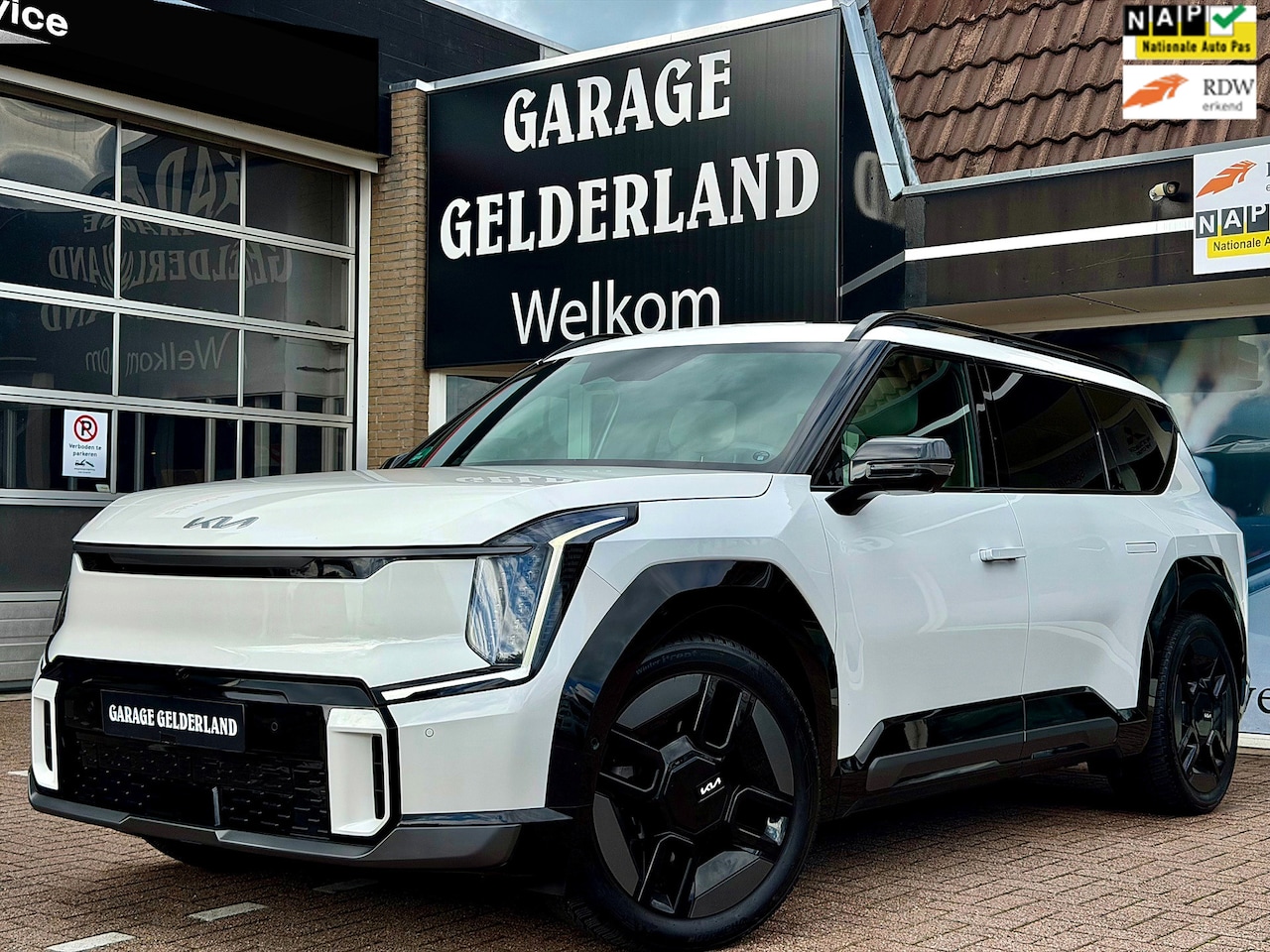 Kia EV9 - GT-Line AWD 99.8 kWh | PANO | 6P LOUNGE UITVOERING | VOLLEDER | APPLE/ANDROID | 360CAM | E - AutoWereld.nl